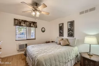 Photo #5: 6516843 Listing