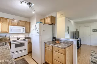 Photo #6: 6516843 Listing