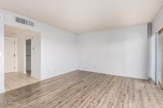 Photo #3: 6516868 Listing