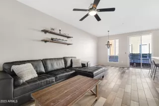 Photo #5: 6516898 Listing