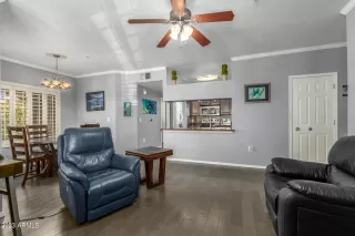 Photo #5: 6517036 Listing