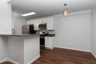 Photo #2: 6517430 Listing 