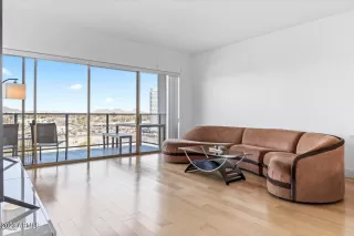 Photo #2: 6517566 Listing