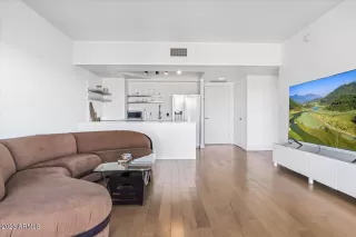 Photo #3: 6517566 Listing