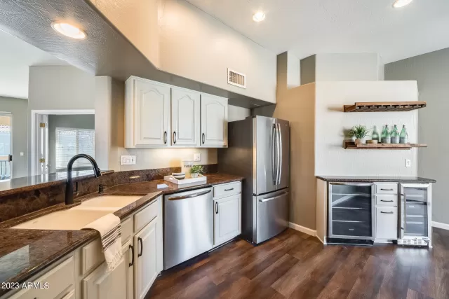 MLS: 6517663 Condo For Sale