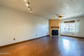 Photo #5: 6517664 Listing