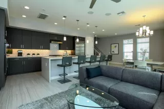 Photo #6: 6517741 Listing