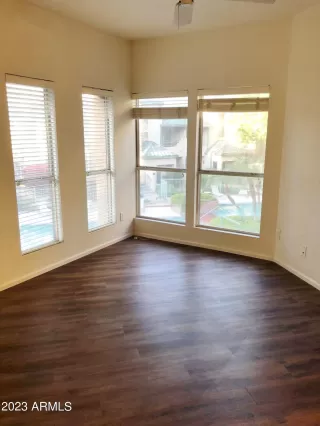 Photo #5: 6517820 Listing