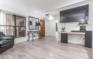 Photo #3: 6517833 Listing