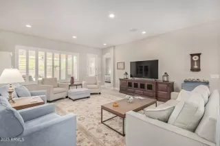 Photo #6: 6517898 Listing