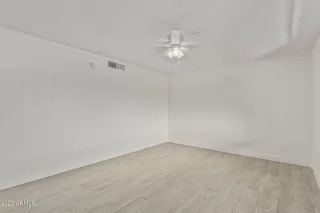 Photo #5: 6517900 Listing 