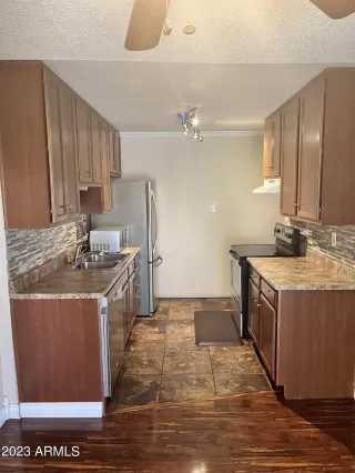 Photo #2: 6518175 Listing