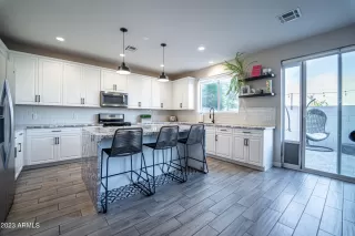 Photo #4: 6518339 Listing