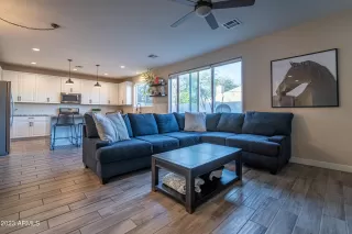 Photo #5: 6518339 Listing