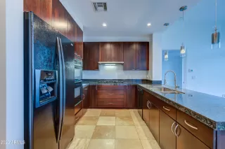 Photo #5: 6518597 Listing 