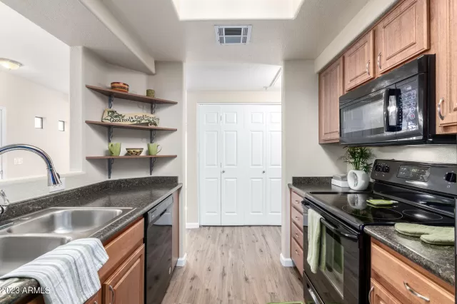 MLS: 6518714 Condo For Sale