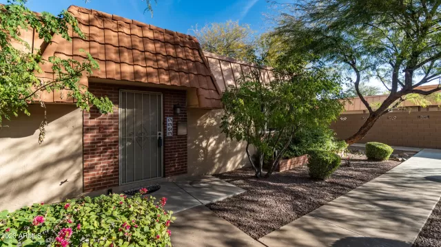 MLS: 6518734 Condo For Sale