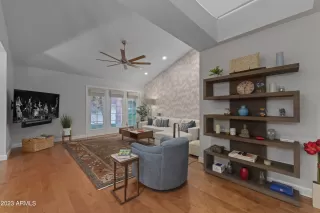 Photo #3: 6518829 Listing