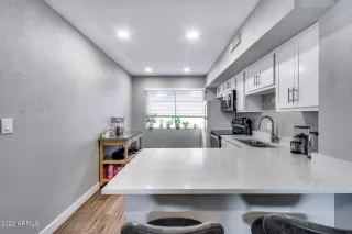 Photo #4: 6518863 Listing