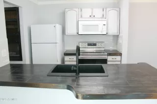 Photo #5: 6519128 Listing