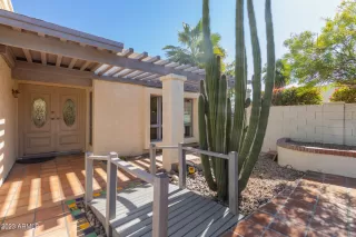 Photo #6: 6519390 Listing