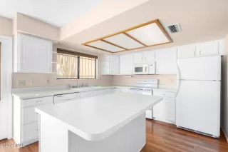 Photo #6: 6519412 Listing