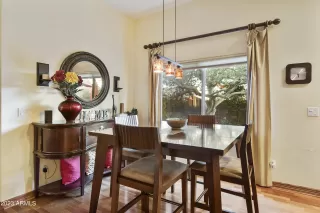 Photo #6: 6519747 Listing