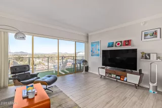 Photo #3: 6519947 Listing