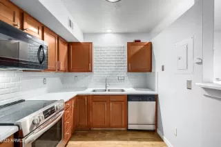 Photo #6: 6520053 Listing 