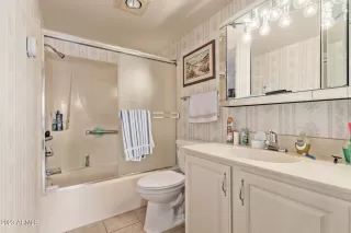 Photo #4: 6520655 Listing