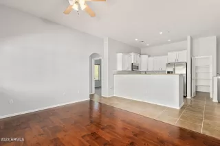 Photo #6: 6520735 Listing