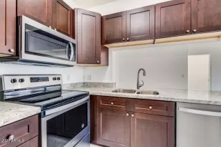 Photo #2: 6520757 Listing