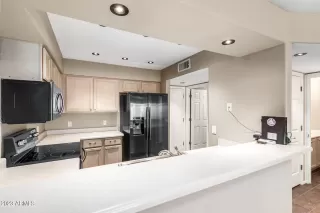 Photo #6: 6521105 Listing