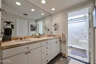 Photo #5: 6521193 Listing