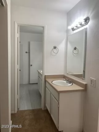 Photo #6: 6521320 Listing