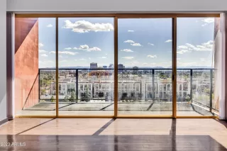 Photo #4: 6521359 Listing