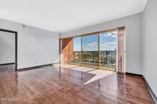 Photo #6: 6521359 Listing