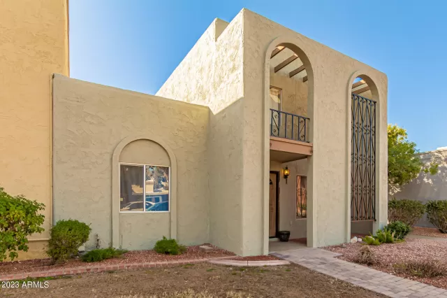 MLS: 6521541 Condo For Sale