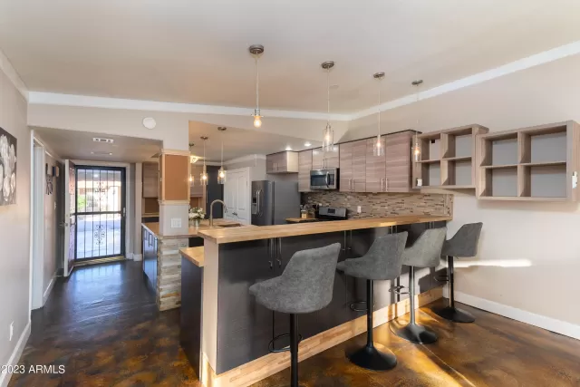 MLS: 6521556 Condo For Sale