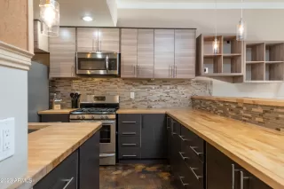 Photo #2: 6521556 Listing