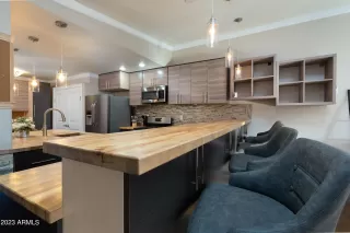 Photo #3: 6521556 Listing