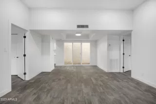 Photo #6: 6521569 Listing 