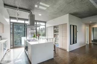 Photo #3: 6521604 Listing