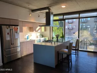 Photo #5: 6521604 Listing