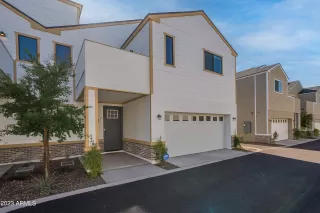 Photo #6: 6521757 Listing