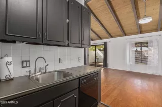 Photo #4: 6521830 Listing