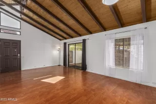 Photo #6: 6521830 Listing