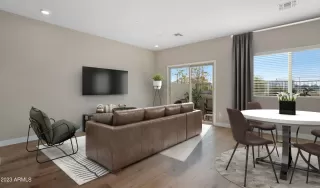 Photo #2: 6521983 Listing