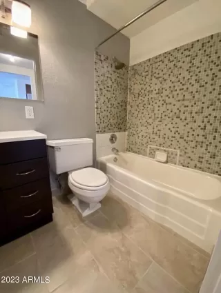 Photo #6: 6522374 Listing