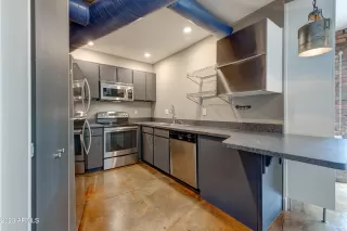 Photo #5: 6522819 Listing